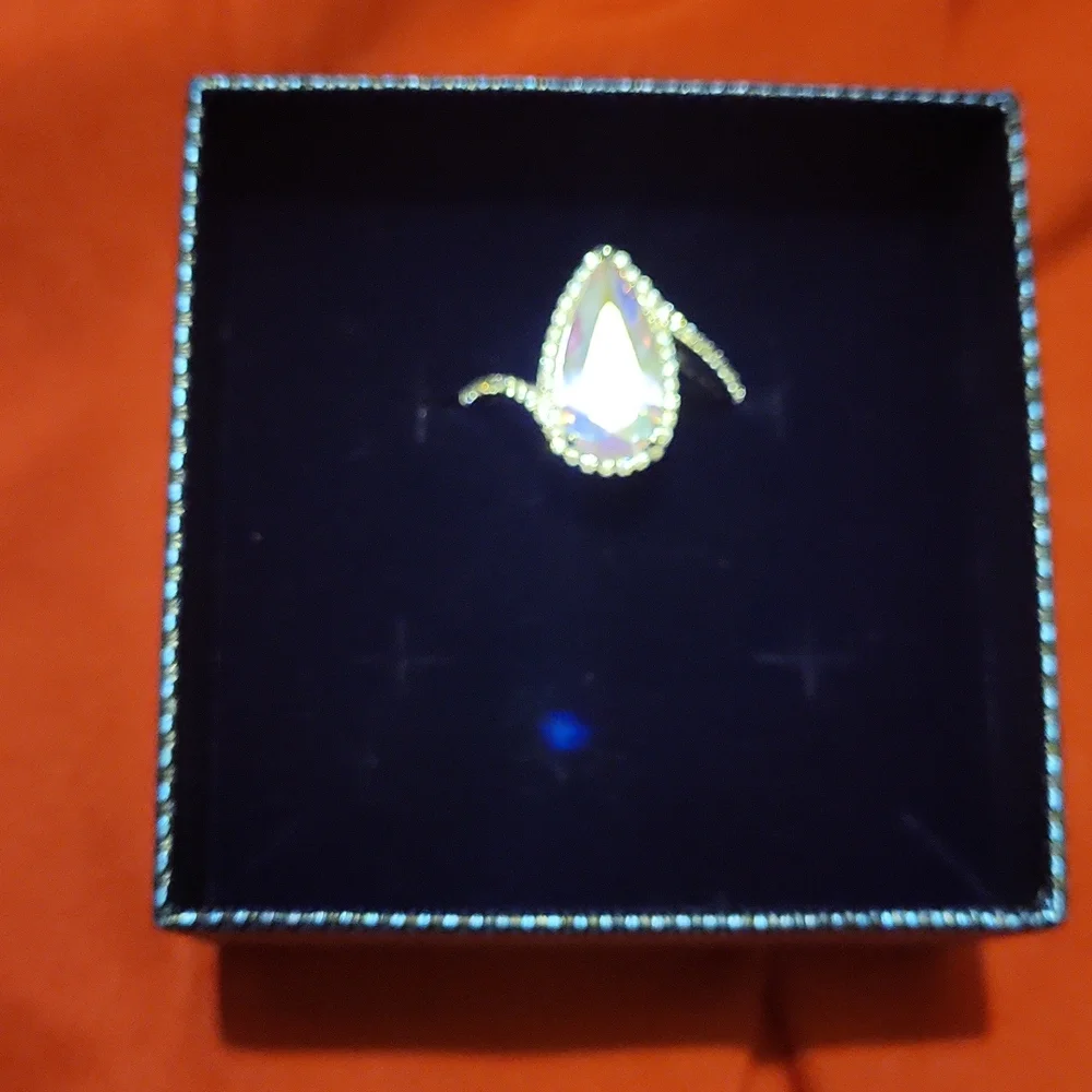 Ring - Picture 1 of 2
